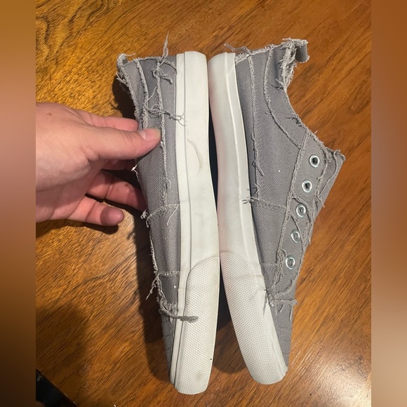 Corkys Frayed Gray Canvas Shoes - Picture 6 of 6